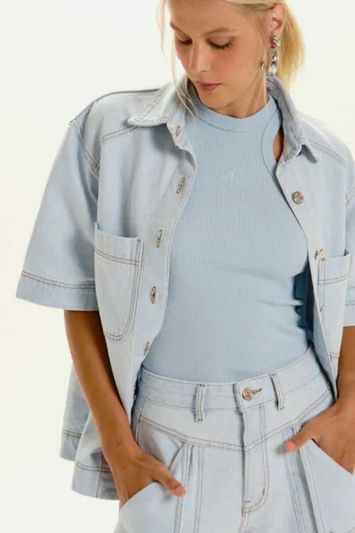 Imagem de Camisa Jeans Flávia Iced Blue Le Blog