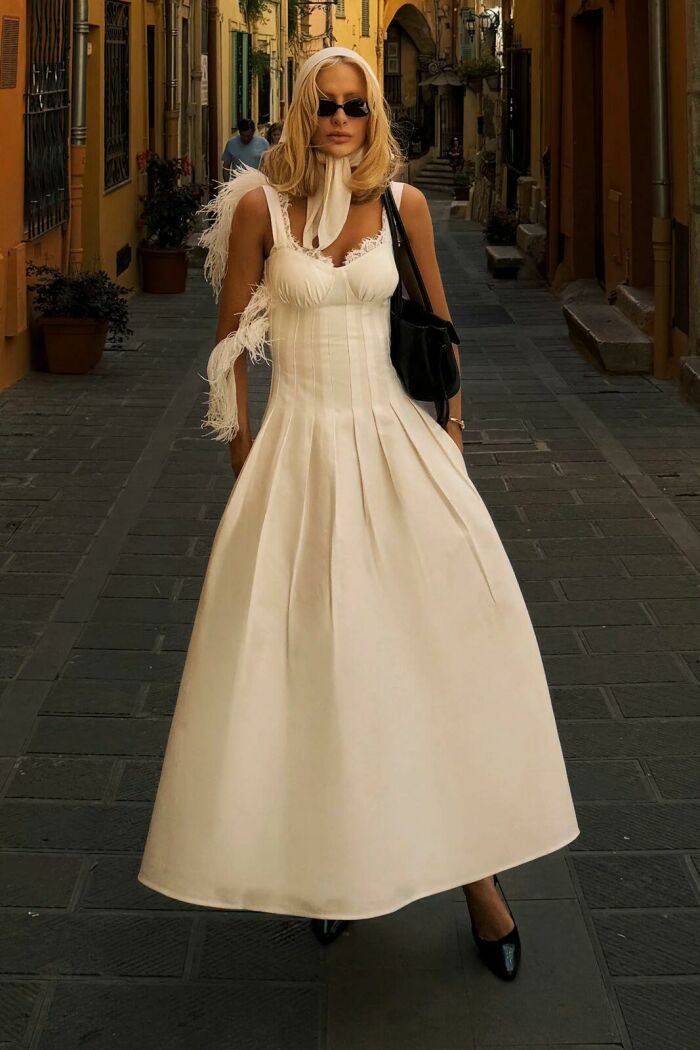 Imagem de Vestido Mídi Recortes Pespontados E Renda Decote Off White
