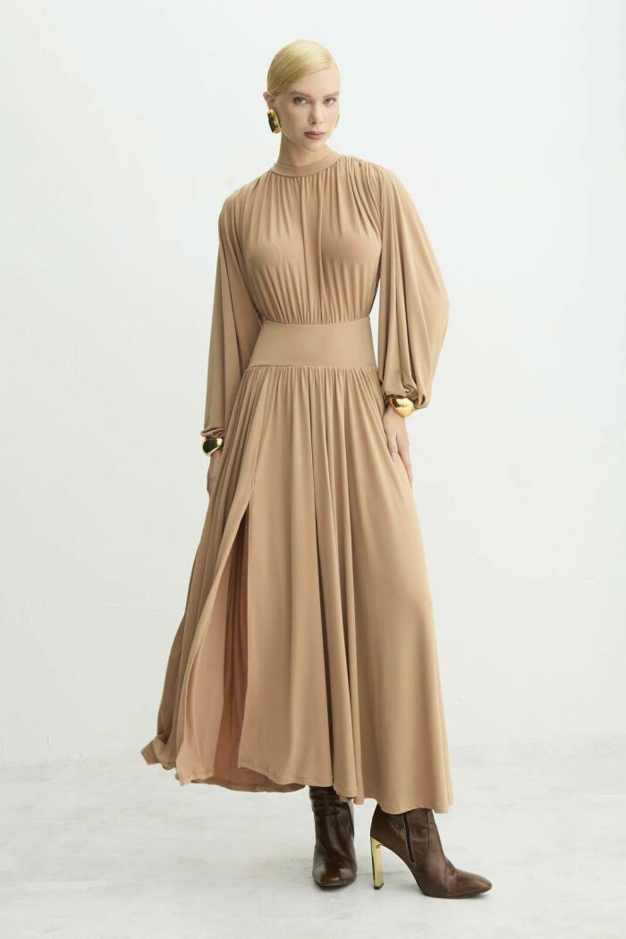 Imagem de Vestido Mídi Mangas Bufantes Cós Largo Barra Fluida Bege Camelo