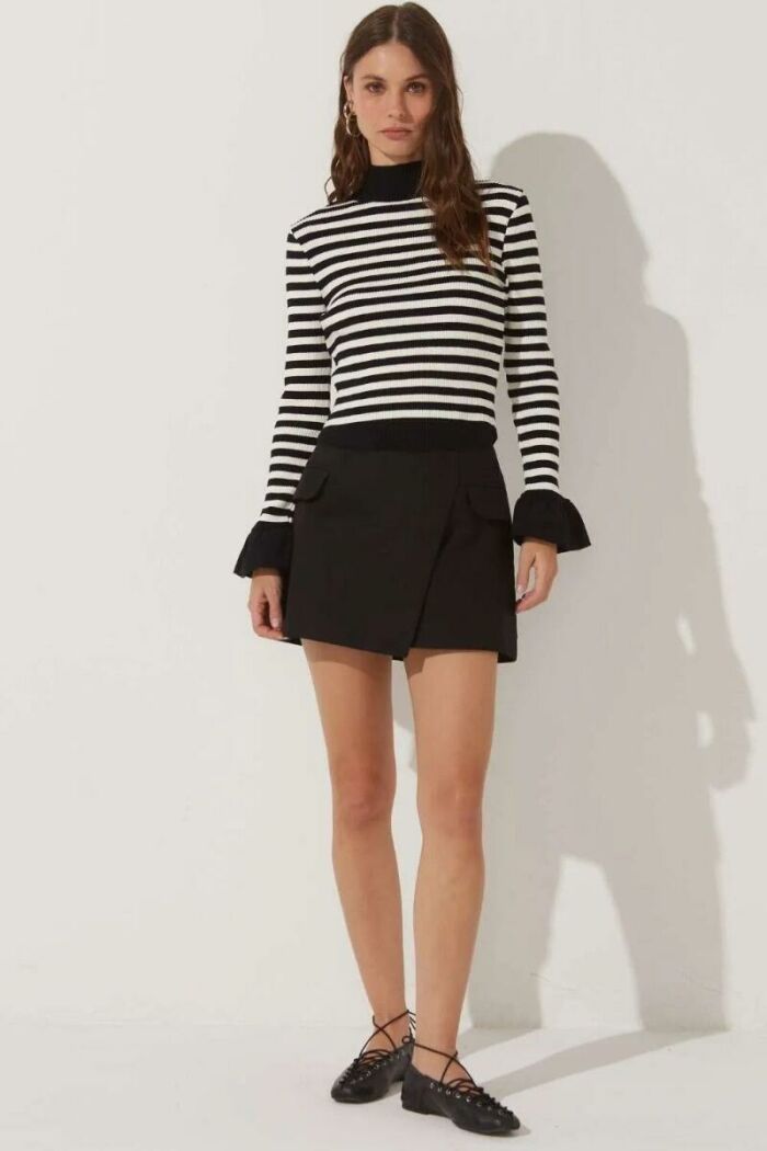 Imagem de Short Saia Ivone Preto Le Blog