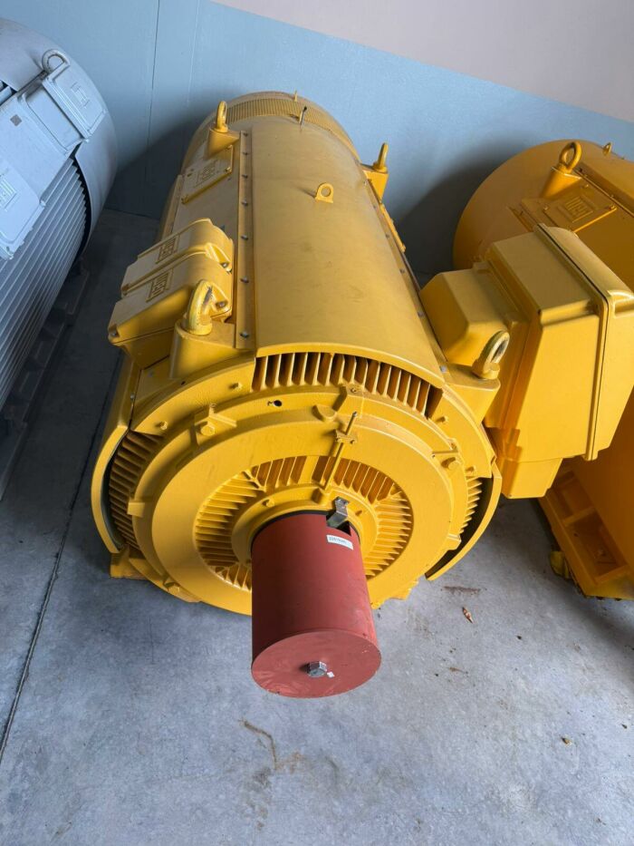 Imagem de https://cdn.interago.com.br/img/jpeg/w_0_q_8/513/mc/Produtos/motores-eletricos/1000 CV 4 Polos HGF/WhatsApp Image 2026-02-02 at 084917