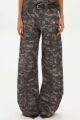 Imagem adicional 4 do item Calça Raissa Grey Camouflage Le Blog