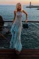 Imagem adicional 0 do item Vestido Mídi Em Renda Com Barra Assimetria Volumosa Azul Oceano Zen