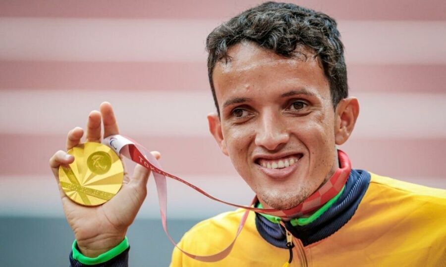 Imagem YELTSIN-JACQUES-MEDALHA-DE-OURO-5000-T11