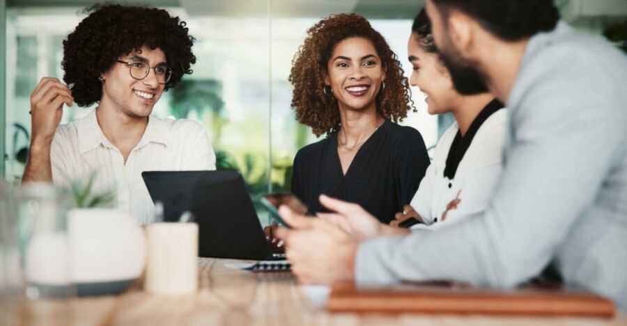 Empreendedores de microfranquias em reunião. Reprodução: Internet