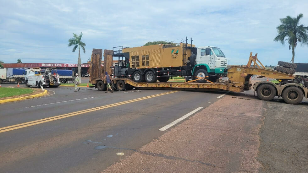 Imagem de compartilhamento para o artigo Caminhão fica atravessado na rodovia em São Gabriel do Oeste da MS Todo dia