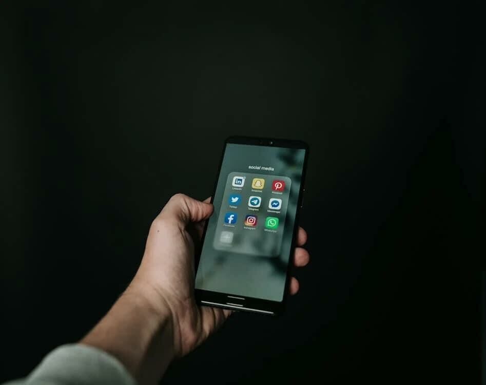 Imagem de compartilhamento para o artigo Jovem denuncia tentativa de extorsão após receber ameaças com fotos íntimas falsas em Sonora da MS Todo dia