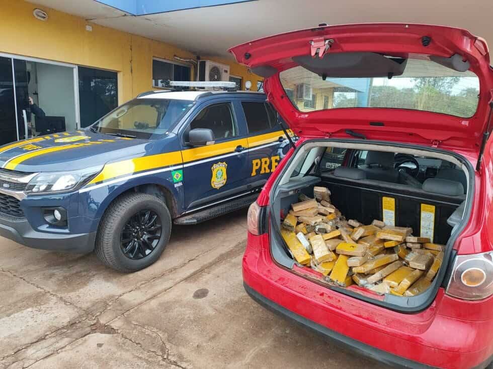 Imagem de compartilhamento para o artigo PRF apreende 98,3 kg de maconha e prende traficante em Água Clara da MS Todo dia