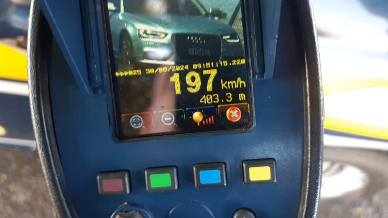 Imagem de compartilhamento para o artigo Veículo é flagrado a quase 200 km/h na BR-163 durante operação da PRF em Coxim da MS Todo dia