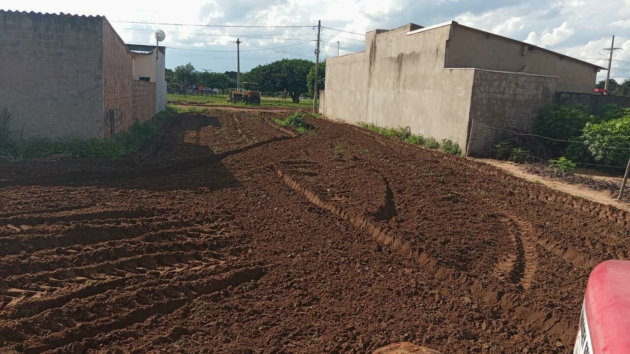 Imagem de compartilhamento para o artigo Prefeitura de Figueirão promove limpeza de terrenos baldios para combate à proliferação do Aedes Aegypti da MS Todo dia