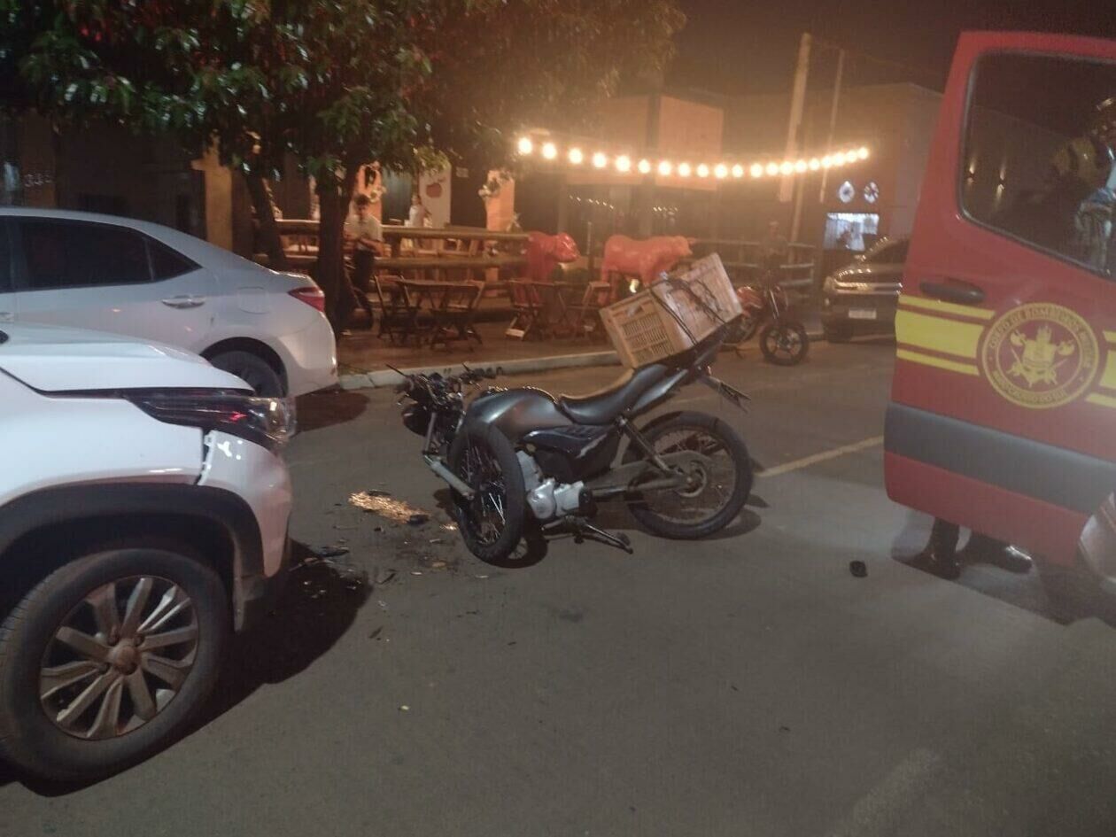 Imagem de compartilhamento para o artigo Falta de atenção seria causa da colisão entre carro e moto em Chapadão do Sul da MS Todo dia
