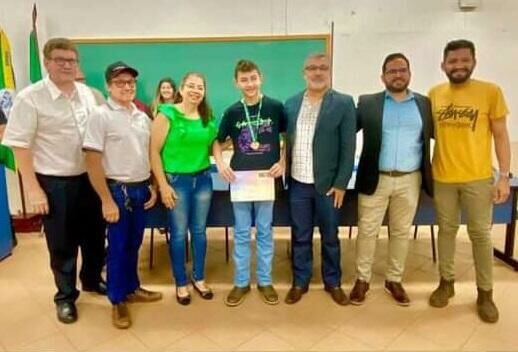 Imagem de compartilhamento para o artigo Estudante de Chapadão do Sul é destaque nacional em Olimpíada de Matemática da MS Todo dia