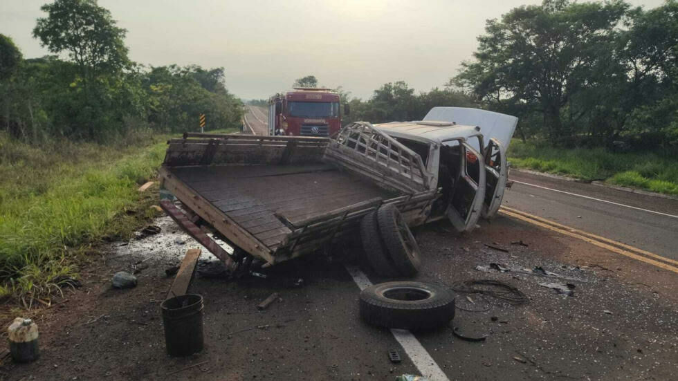 Imagem de compartilhamento para o artigo Homem morre depois de capotar várias vezes o caminhão que conduzia na MS-240 em Paranaíba da MS Todo dia