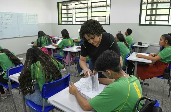 Imagem de compartilhamento para o artigo Uso de celular fora do ensino será proibido nas escolas de Mato Grosso do Sul a partir de 2025 da MS Todo dia