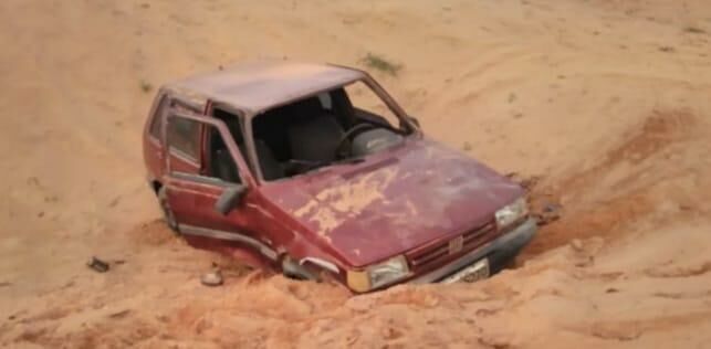 Imagem de compartilhamento para o artigo Acidente na estrada do Pantanal em Coxim: veículo capota e ocupantes desaparecem da MS Todo dia