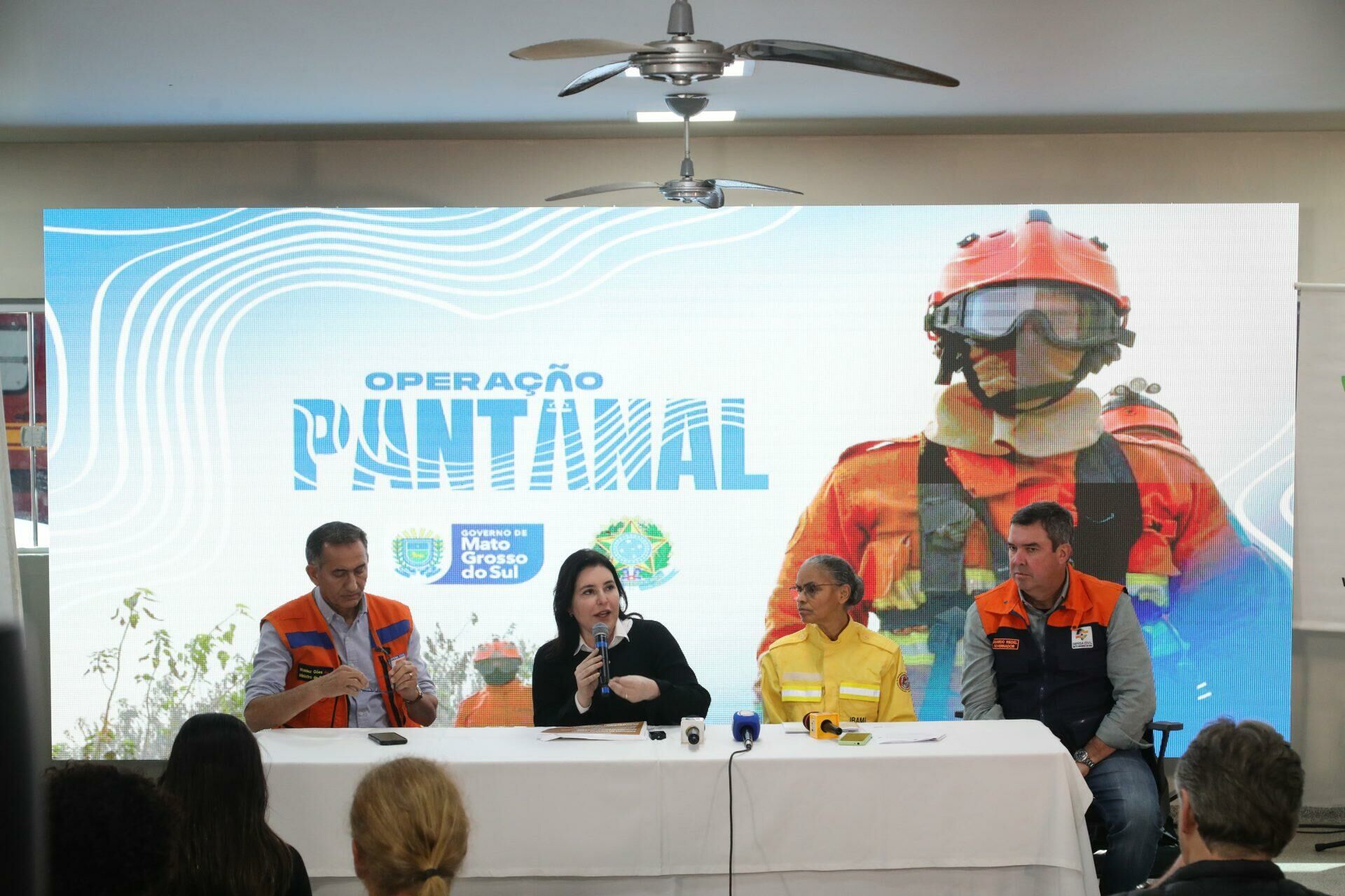 Imagem de compartilhamento para o artigo Governador recebe comitiva ministerial para combater incêndios no Pantanal da MS Todo dia