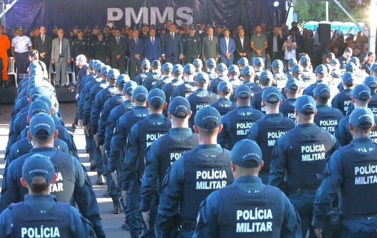 Imagem de compartilhamento para o artigo Governo de MS entrega 427 novos policiais militares; Coxim, Pedro Gomes e Alcinópolis estão entre as cidades  da MS Todo dia