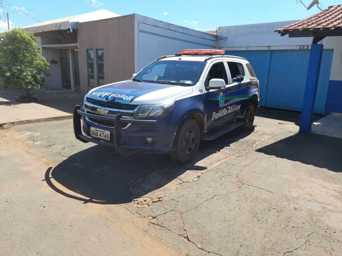 Imagem de compartilhamento para o artigo PM de São Gabriel do Oeste é acionada para conter homem que ameaçava esposa em assentamento da MS Todo dia