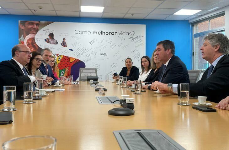 Imagem de compartilhamento para o artigo Governador Eduardo Riedel fecha acordo com BID visando atrair investimentos privados para Saúde pública da MS Todo dia