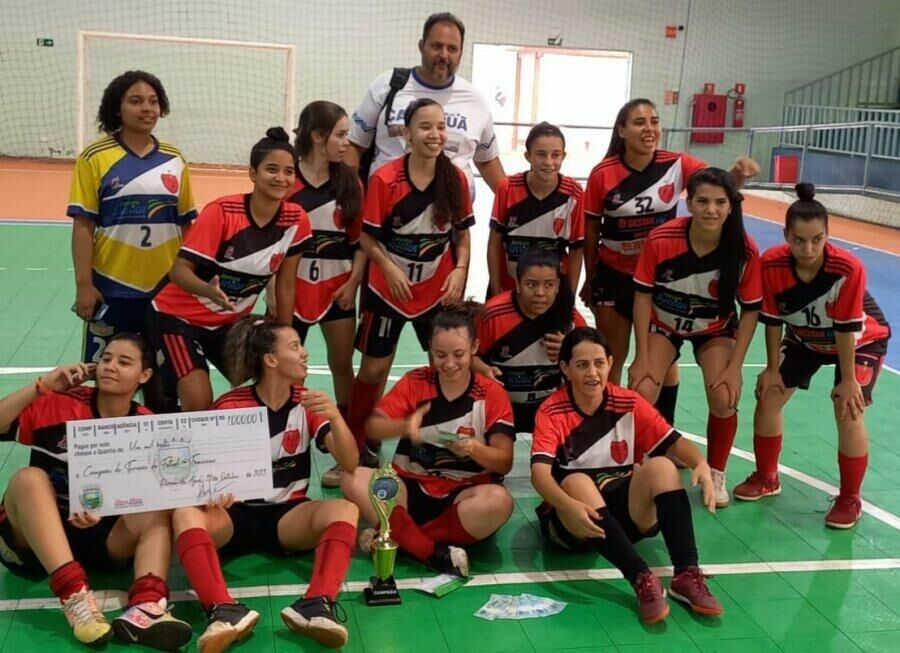 Imagem de compartilhamento para o artigo SEIC é campeã da 1ª Copa Regional de Futsal Feminino realizado em Paraíso das Águas da MS Todo dia