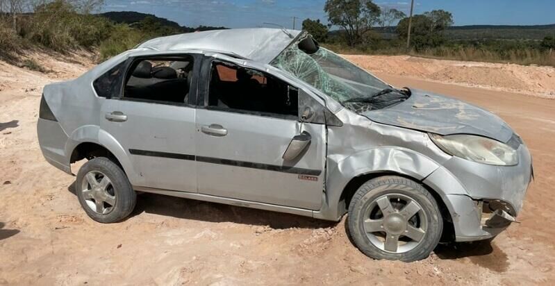 Imagem de compartilhamento para o artigo Três pessoas ficam feridas após veículo capotar na estrada Transpantaneira em Coxim da MS Todo dia