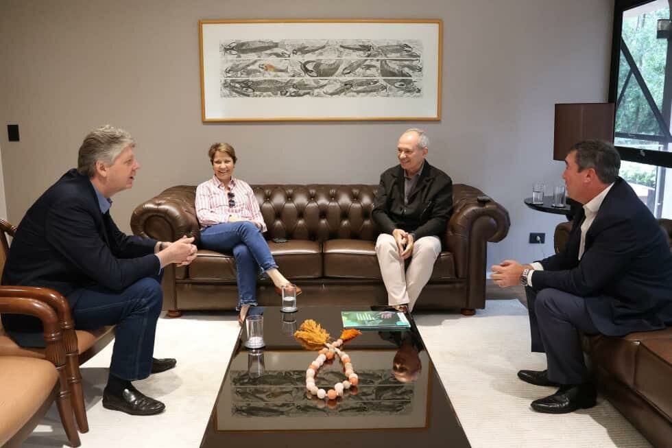 Imagem de compartilhamento para o artigo Riedel discute qualificação na cadeia produtiva da celulose com o presidente da IBA da MS Todo dia
