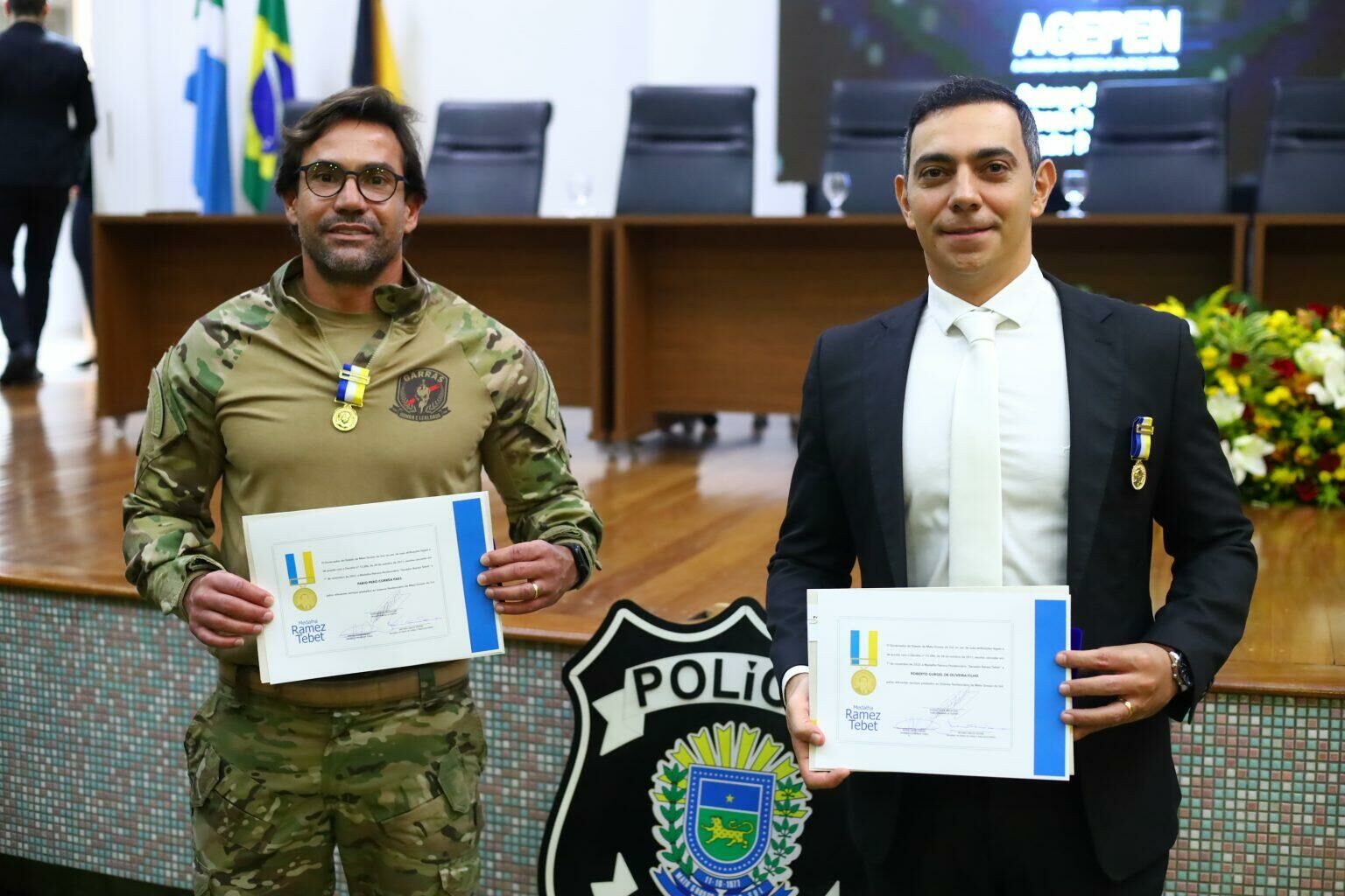 Imagem de compartilhamento para o artigo Delegado-Geral Polícia Civil e Delegado Titular do Garras são agraciados com a Medalha Patrono Penitenciário em MS da MS Todo dia