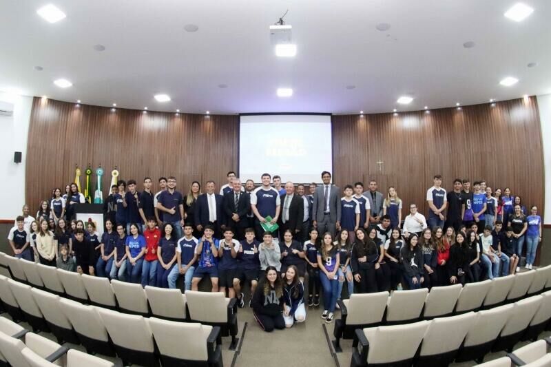 Imagem de compartilhamento para o artigo Chapadão do Sul: Sessão Ordinária recebe alunos do projeto “Câmara vai à escola” e discute retorno do Refis da MS Todo dia