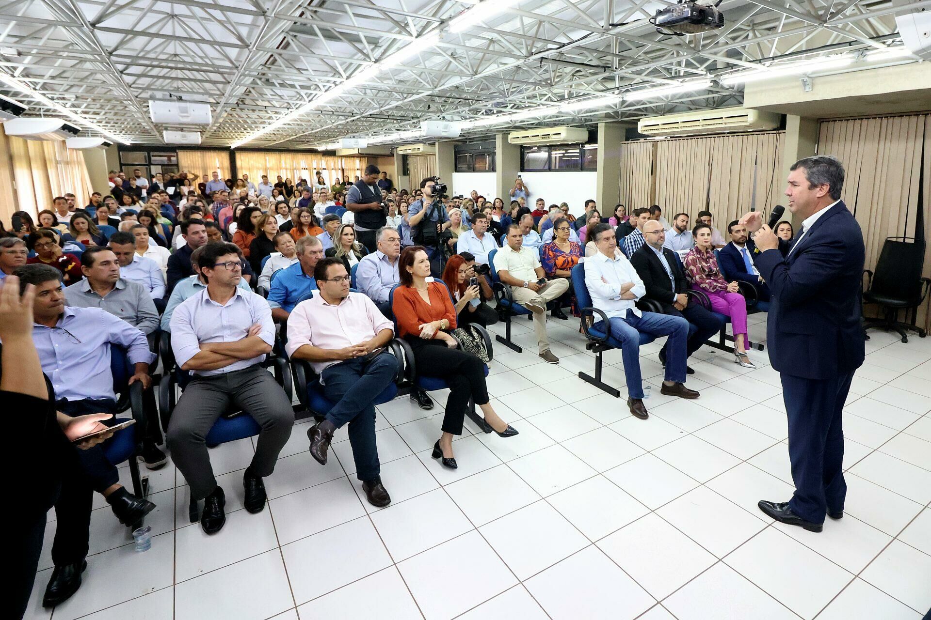 Imagem de compartilhamento para o artigo Secretária de Educação de Figueirão participa de visita técnica do FNDE na Capital da MS Todo dia