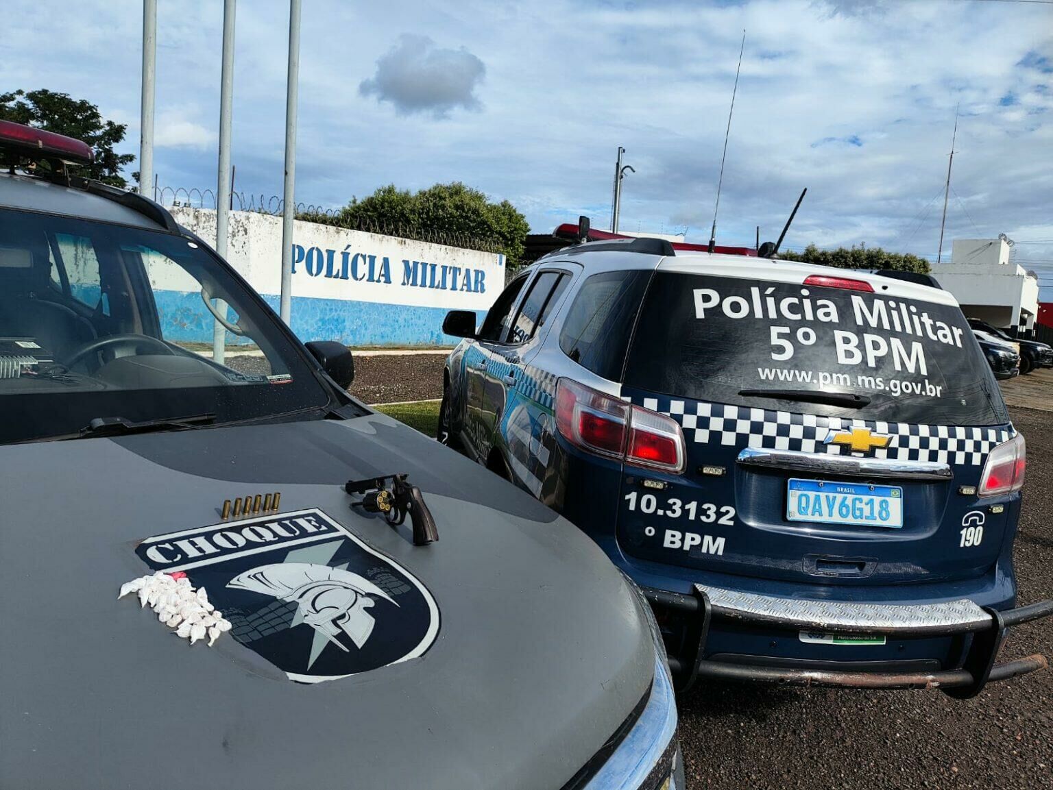 Imagem de compartilhamento para o artigo Policiais Militares localizam revólver utilizado em disparos contra moradores em Sonora durante operação conjunta da MS Todo dia