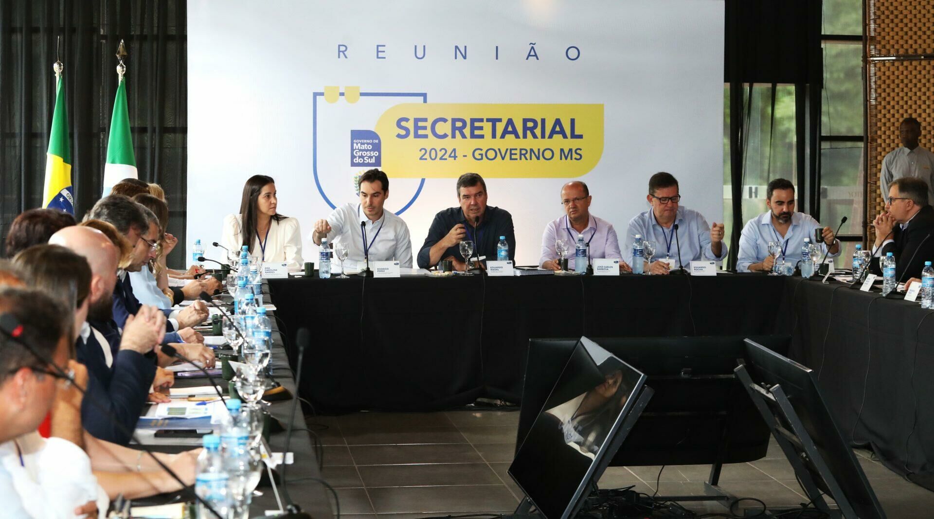Imagem de compartilhamento para o artigo Governo de MS faz balanço de 2024 e traça metas para 2025 em reunião com secretariado da MS Todo dia