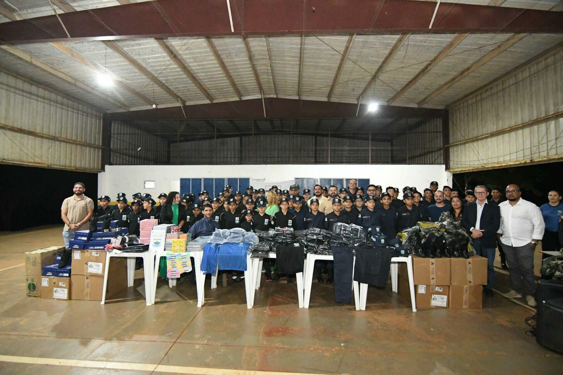 Imagem de compartilhamento para o artigo Patrulha Mirim realiza solenidade de entrega de fardas e graduação de alunos em Sonora da MS Todo dia