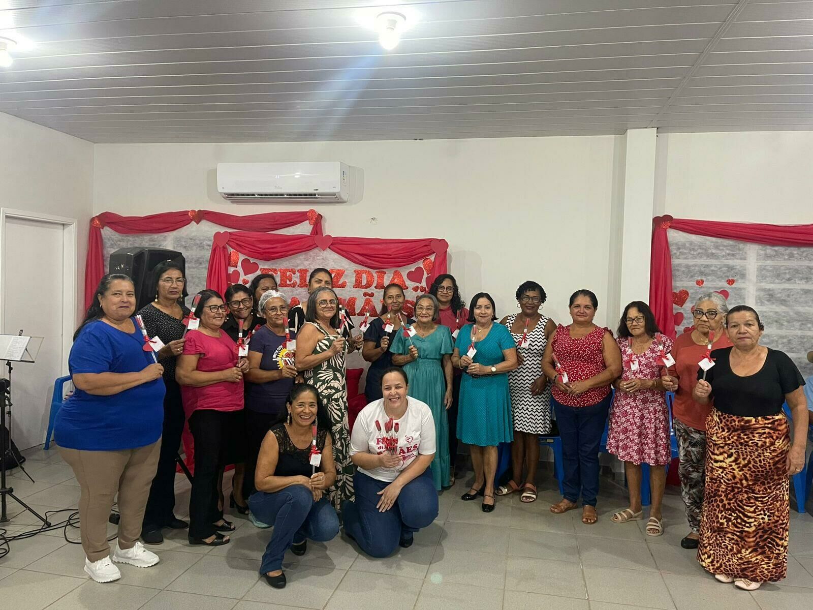 Imagem de compartilhamento para o artigo Baile da Melhor Idade de Figueirão celebra o Dia das Mães com música, homenagens e alegria da MS Todo dia