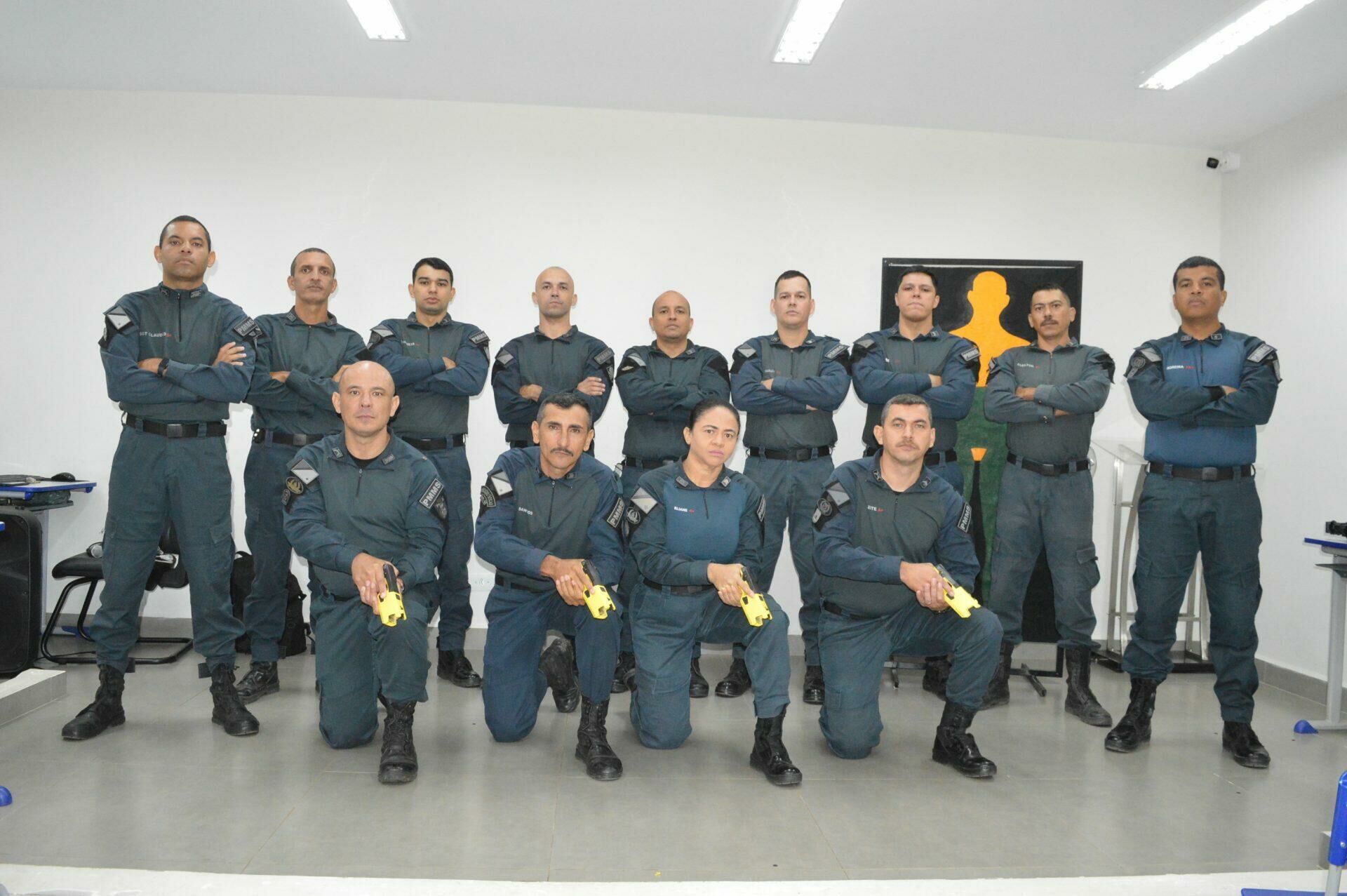 Imagem de compartilhamento para o artigo Policiais da PM recebem capacitação para uso da taser em Coxim da MS Todo dia