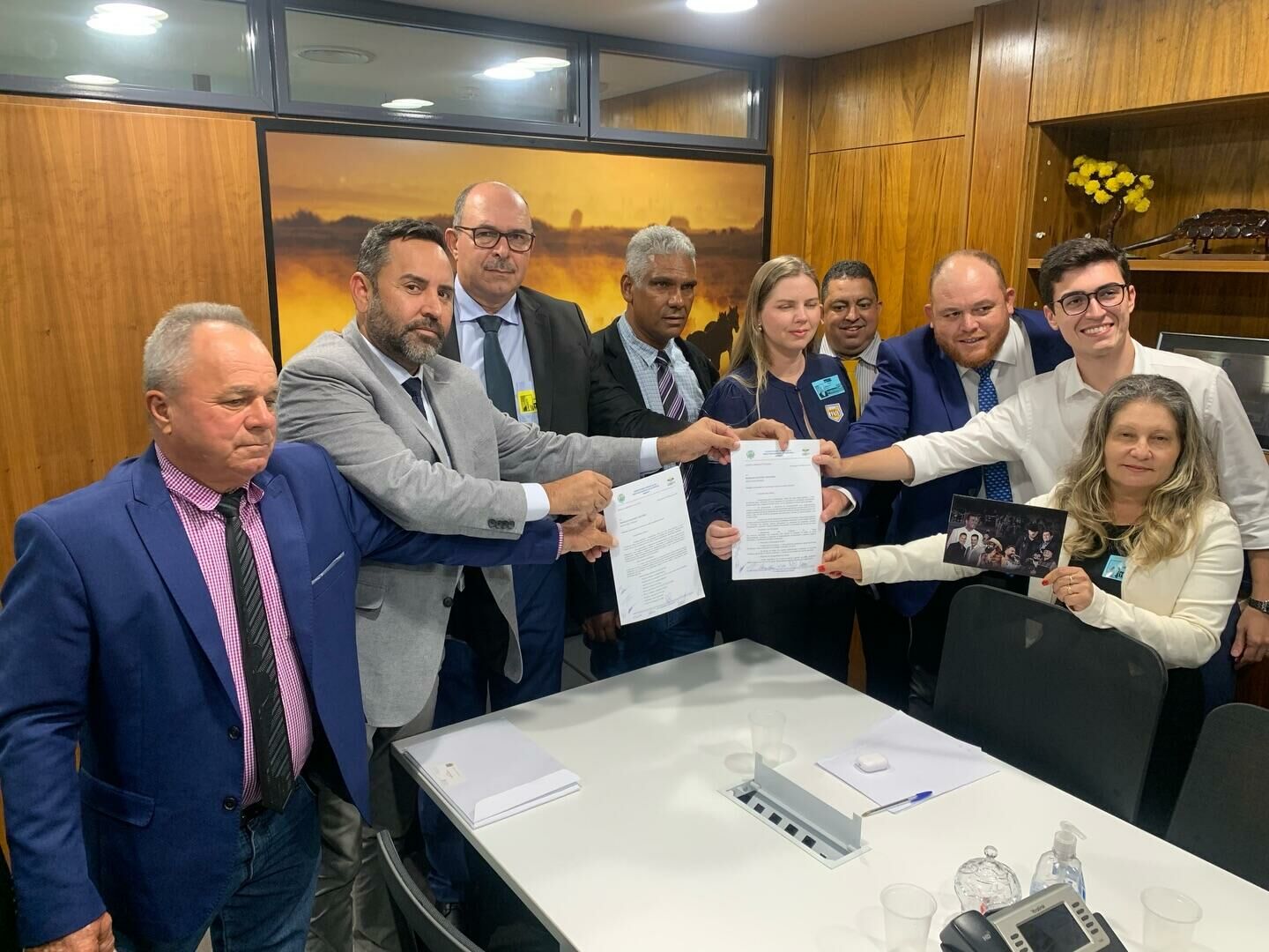 Imagem de compartilhamento para o artigo Prefeito e vereadores de Alcinopolis finalizam agenda em Brasília com mais de R$ 2 milhões em recursos da MS Todo dia