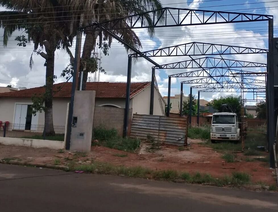 Imagem de compartilhamento para o artigo Trabalhador fica gravemente ferido após queda de seis metros em obra em Chapadão do Sul da MS Todo dia