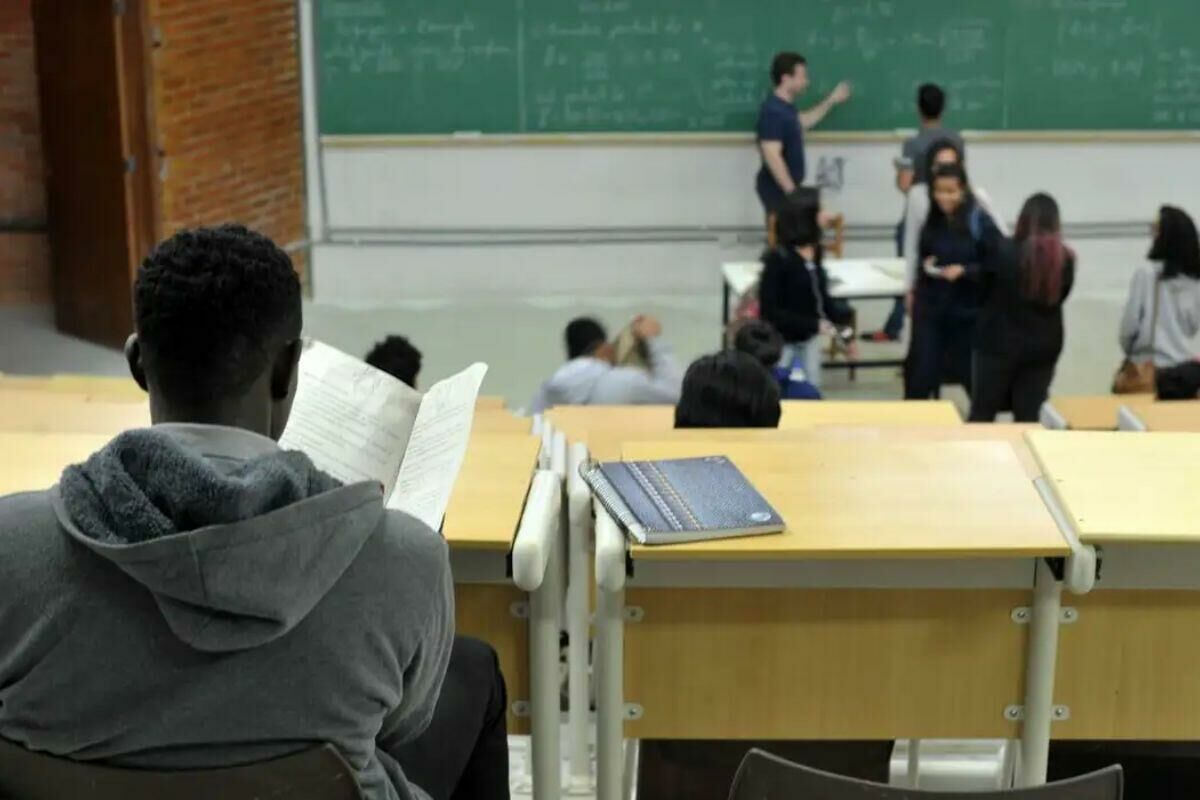 Imagem de compartilhamento para o artigo Fies 2025: inscrições abrem nesta segunda-feira e vão até 18 de julho da MS Todo dia