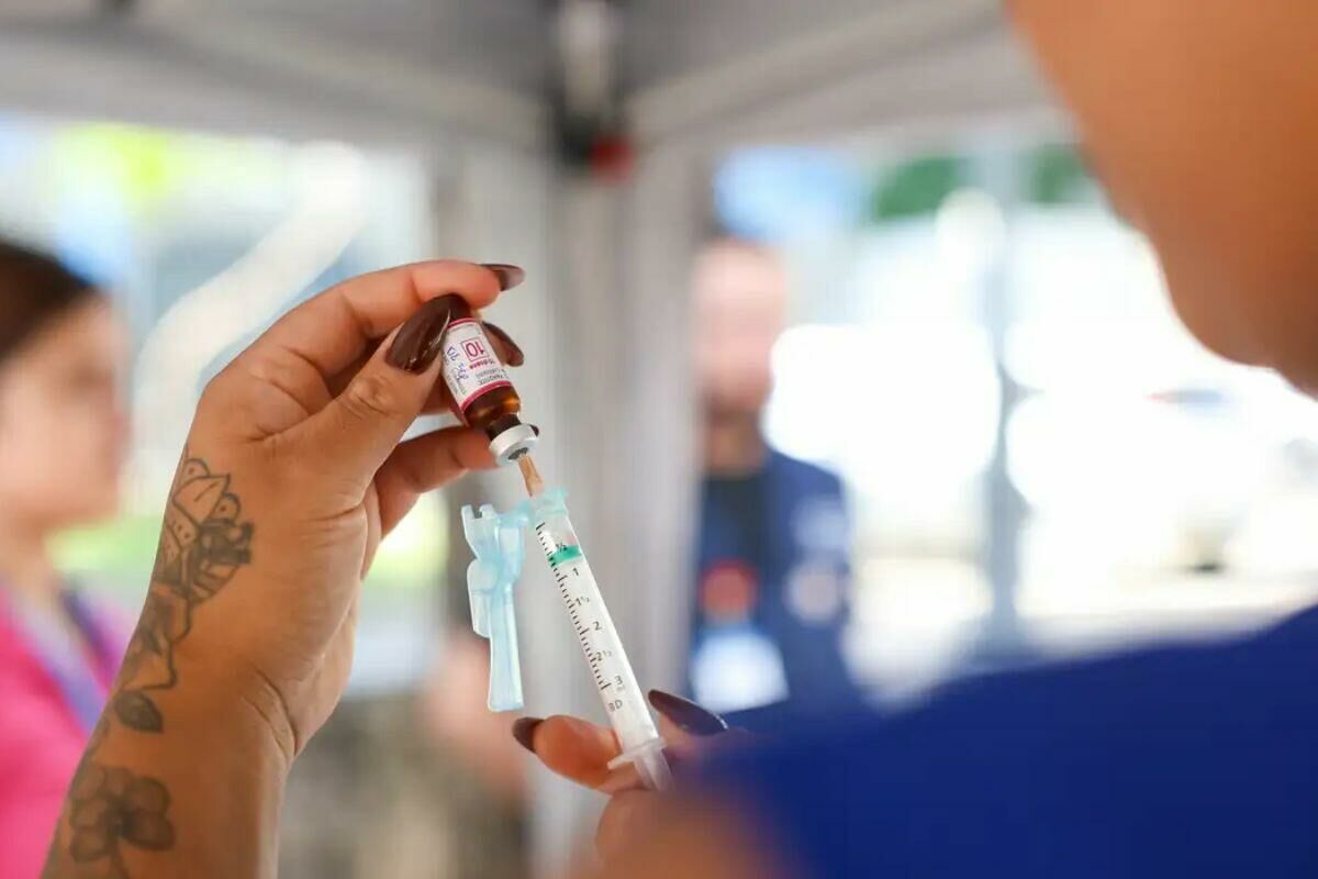 Imagem de compartilhamento para o artigo Bebês de 12 meses passam a receber vacina contra quatro tipos de meningite da MS Todo dia