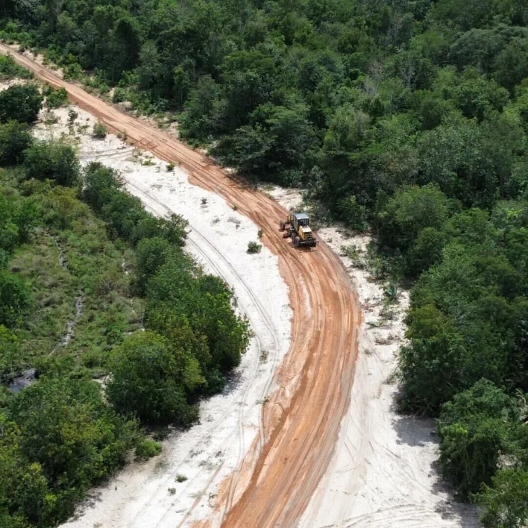 Imagem de compartilhamento para o artigo Vídeo: Prefeitura de Figueirão realiza melhorias em estrada rural e amplia acesso ao transporte escolar da MS Todo dia