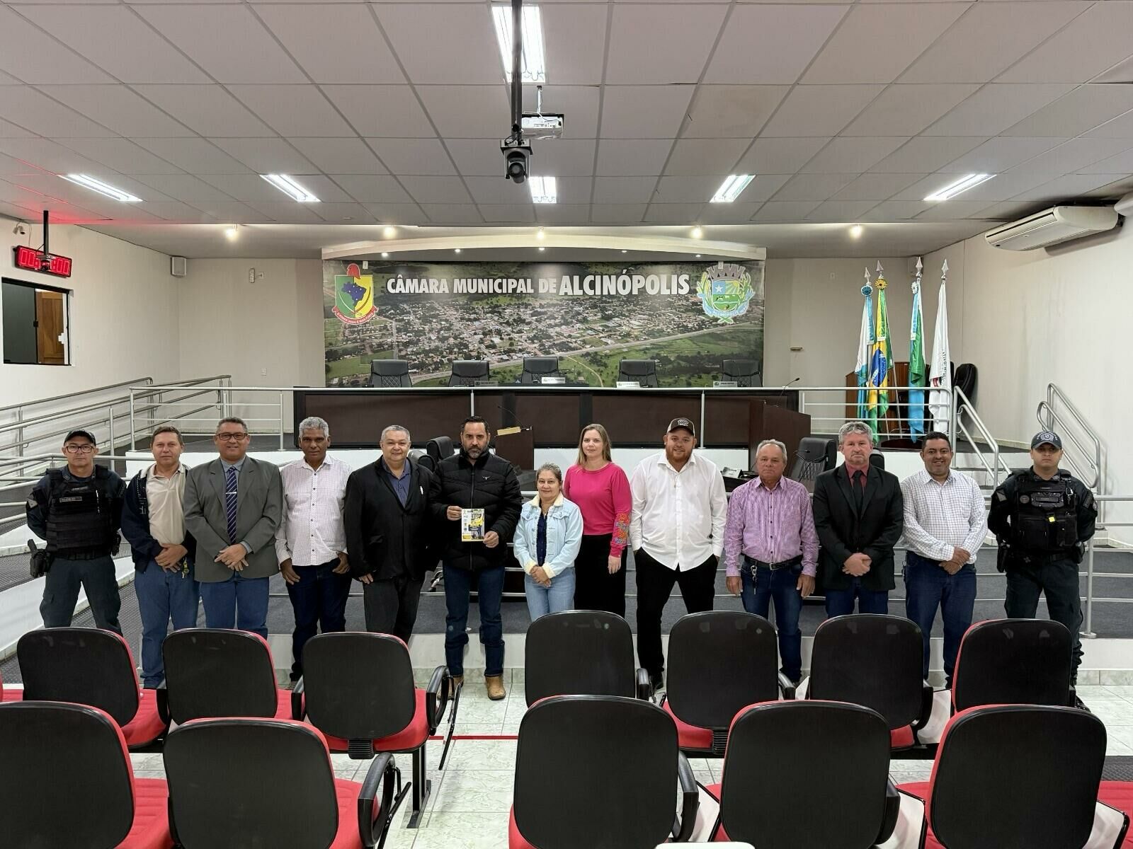 Imagem de compartilhamento para o artigo Prefeito Weliton Guimarães e vereadores lançam Maio Amarelo reforçando conscientização no trânsito em Alcinópolis da MS Todo dia