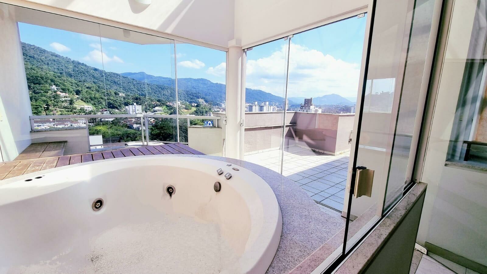 Imagem do Cobertura Duplex com Jacuzzi na varanda no Centro de Jaraguá - 249m2.