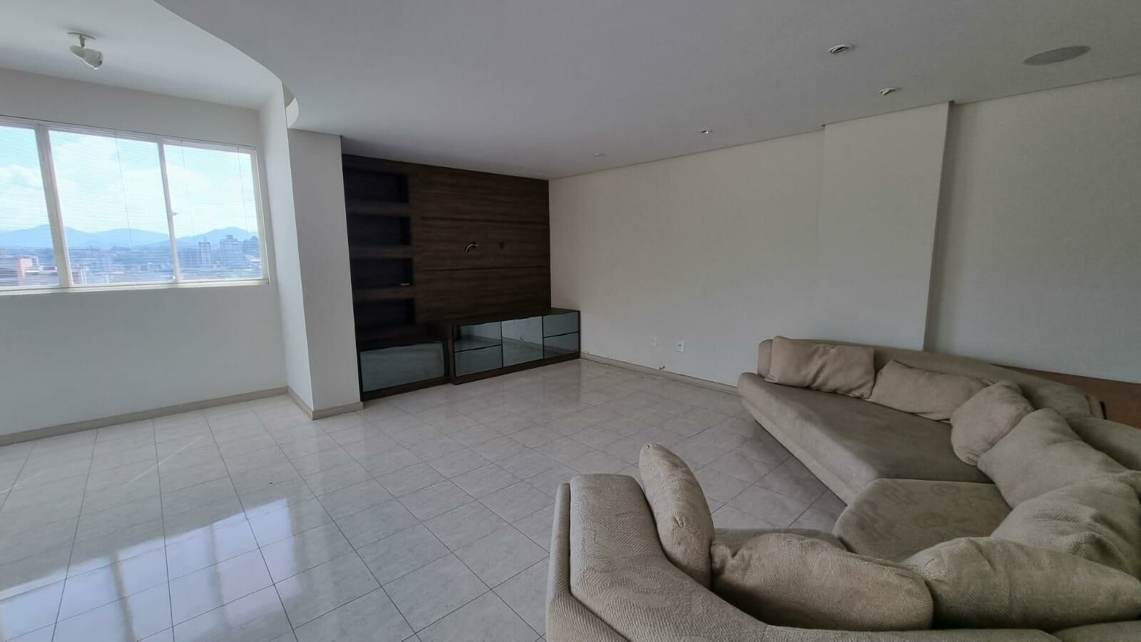 Imagem do Cobertura Duplex com Jacuzzi na varanda no Centro de Jaraguá - 249m2.