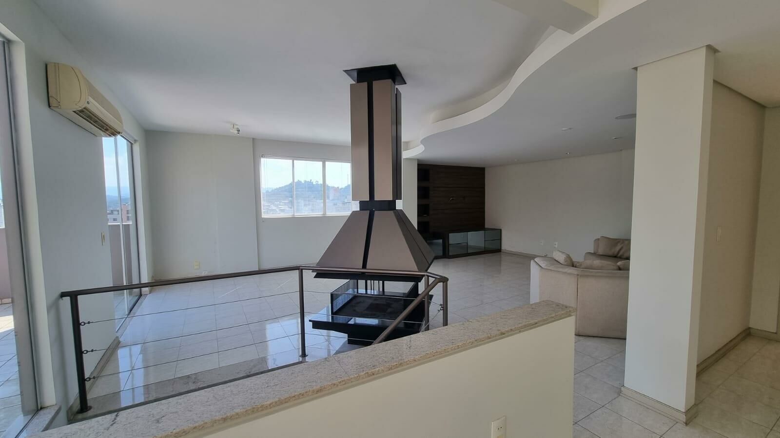 Imagem do Cobertura Duplex com Jacuzzi na varanda no Centro de Jaraguá - 249m2.
