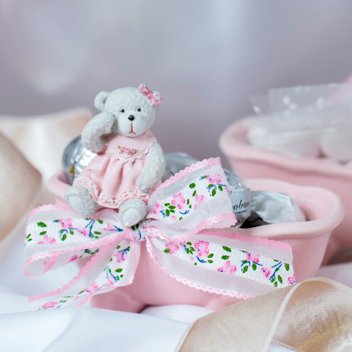Imagem ilustrativa para o artigo Decoração para Chá de Bebê Menina: Escolha o Tema Perfeito da Genuína Conexão