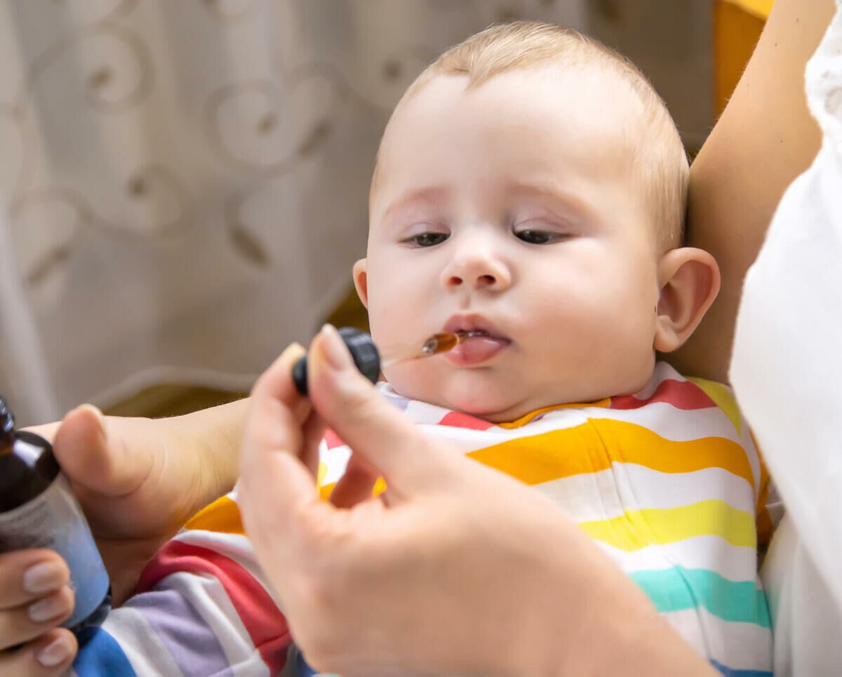 Imagem principal para o artigo Probióticos para Cólica de Bebê: O Que Realmente Funciona? da Genuína Conexão