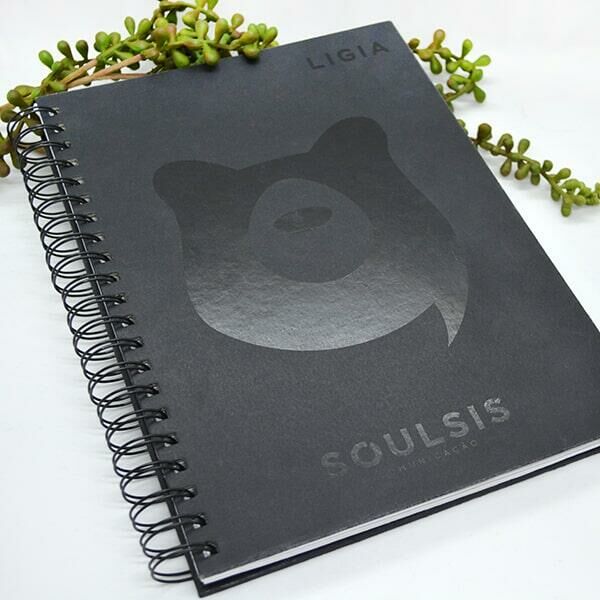 Imagem de caderno preto