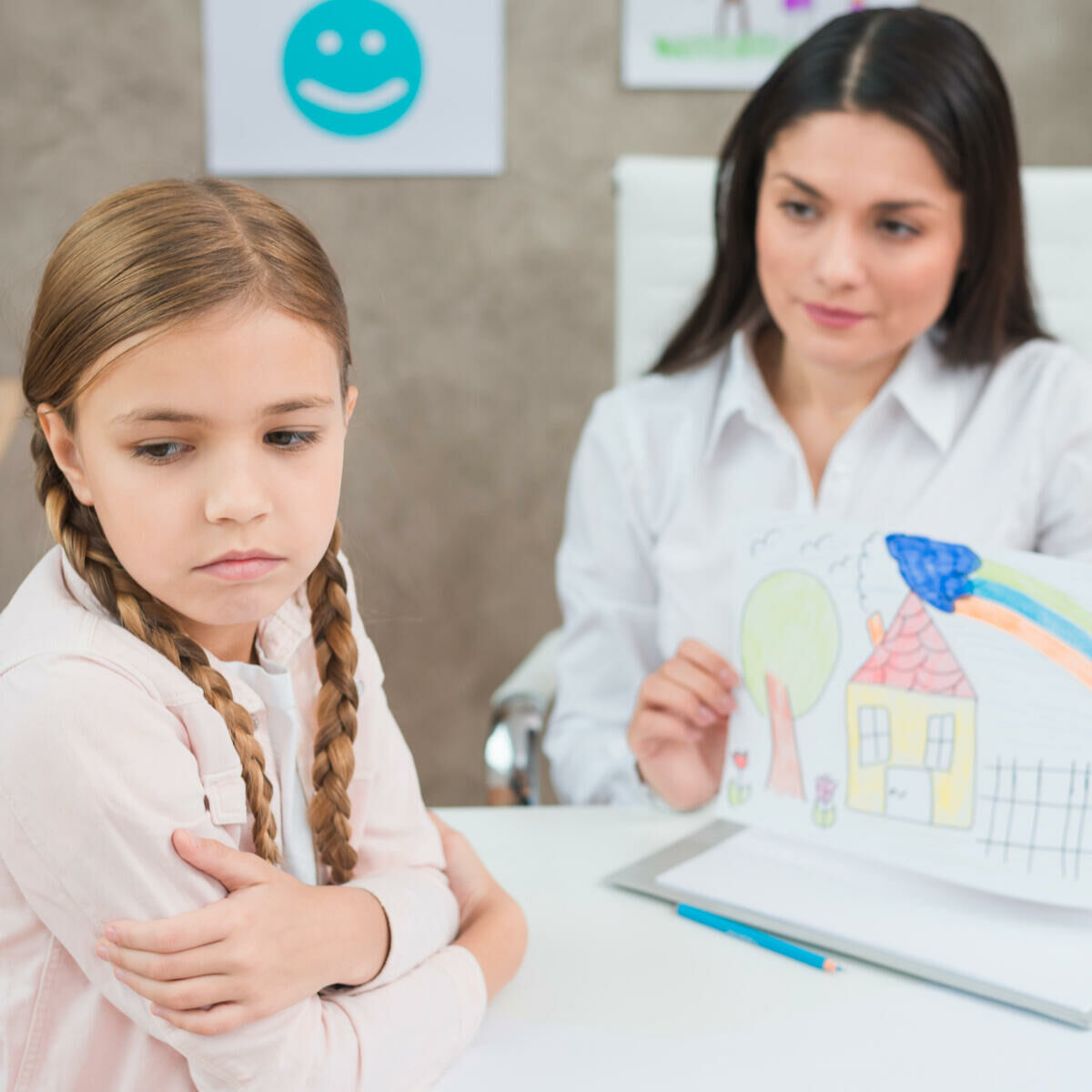 Tudo o que você precisa saber sobre crises. Em detalhes a vivência de mãe de autista e compartilhamento de experiências próprias, veja mais. no site O Autismo Como Ele É