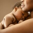 Imagem ilustrativa para Contato Pele a Pele: Benefícios para Mãe e Bebê