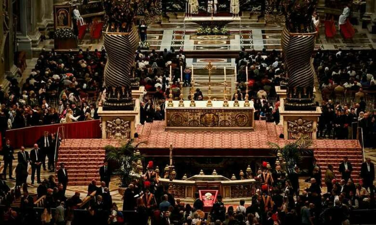 Ilustração da notícia Vaticano celebra Missa de Exéquias e inicia nove dias de luto pelo papa Francisco da MS Todo dia