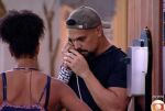 Imagem principal do artigo BBB 25: Vinícius atende o Big Fone, empareda dois rivais e assiste ao surto de Aline